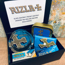 Rizla Regular Gift Set – Rolling Machine, Glass Ashtray, Pocket Ashtray, Storage Tin & Regular Blue Papers